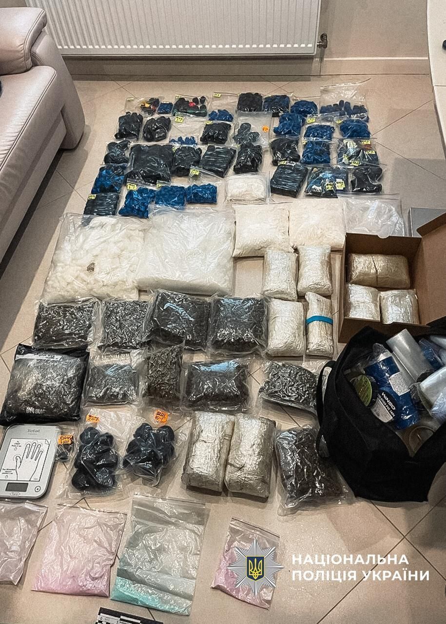 Вилучено "товар" вартістю  400 млн грн: в Україні викрили масштабний наркобізнес, проведено сотні обшуків. Подробиці, фото та відео