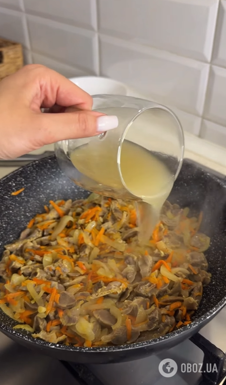 Тушковані шлуночки у сметані: смачно приготувати до картопляного пюре