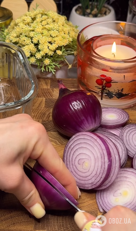 Как вкусно замариновать лук к шашлыку и салатам: горчить не будет