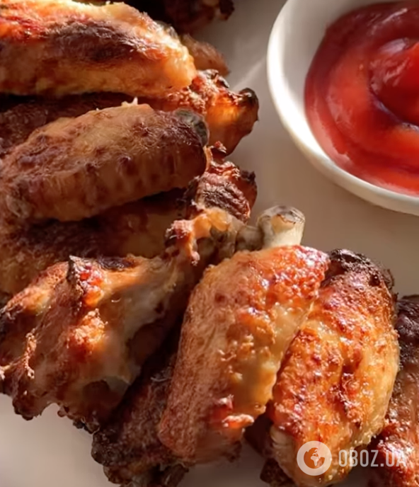 Запечені курячі крильця з хрусткою скоринкою: розповідаємо, у чому потрібно їх маринувати