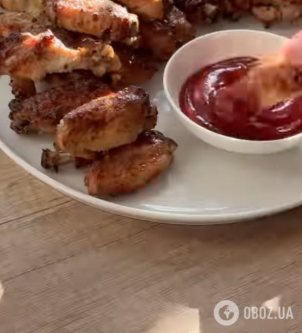 Запечені курячі крильця з хрусткою скоринкою: розповідаємо, у чому потрібно їх маринувати