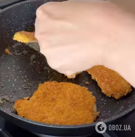 Не мука и яйца: в чем лучше всего панировать отбивные, чтобы они были сочными и хрустящими