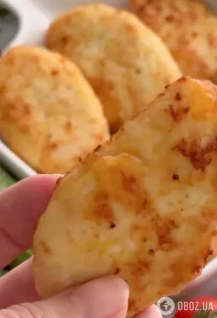 Сочные куриные котлеты с сыром и вареными яйцами: делимся рецептом оригинального блюда
