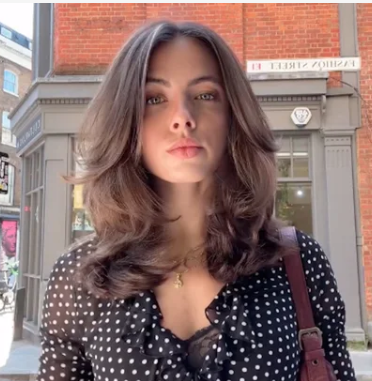 5 стрижок, що зроблять вас молодшою: варіанти для середньої довжини