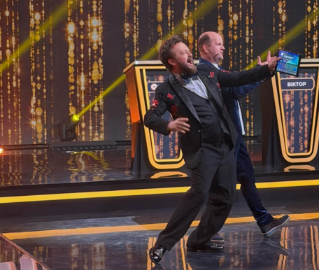 "Да как такое не знать?!" Ведущий "Угадай мелодию" Михаил Хома – о провокационном звонке Пономарева, разбитой зрителями технике и провалах звезд