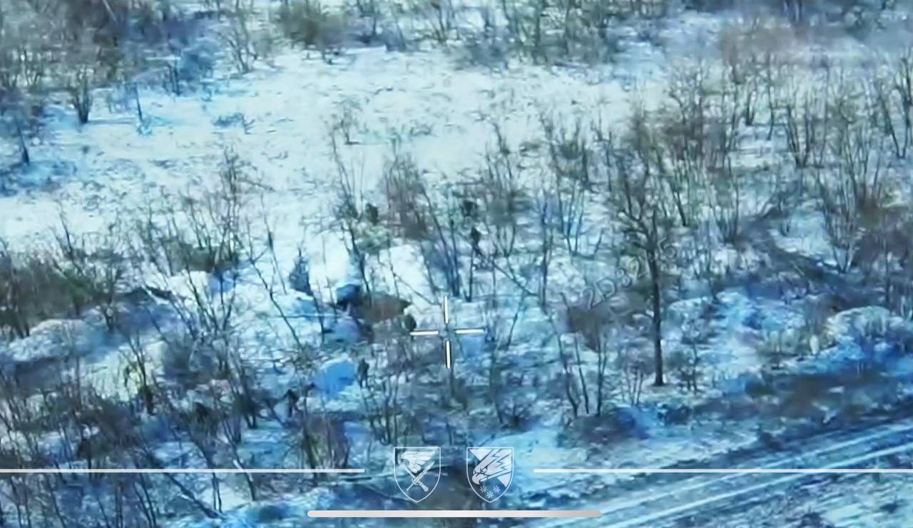 Рой FPV-дронов спас пленных украинских бойцов возле Покровска: оккупанты были уничтожены. Видео