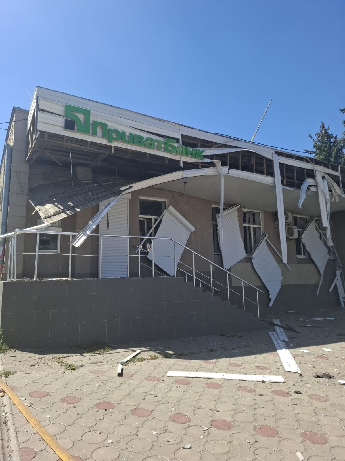 ПриватБанк закрыл отделение в одном из городов Донецкой области: в чем причина