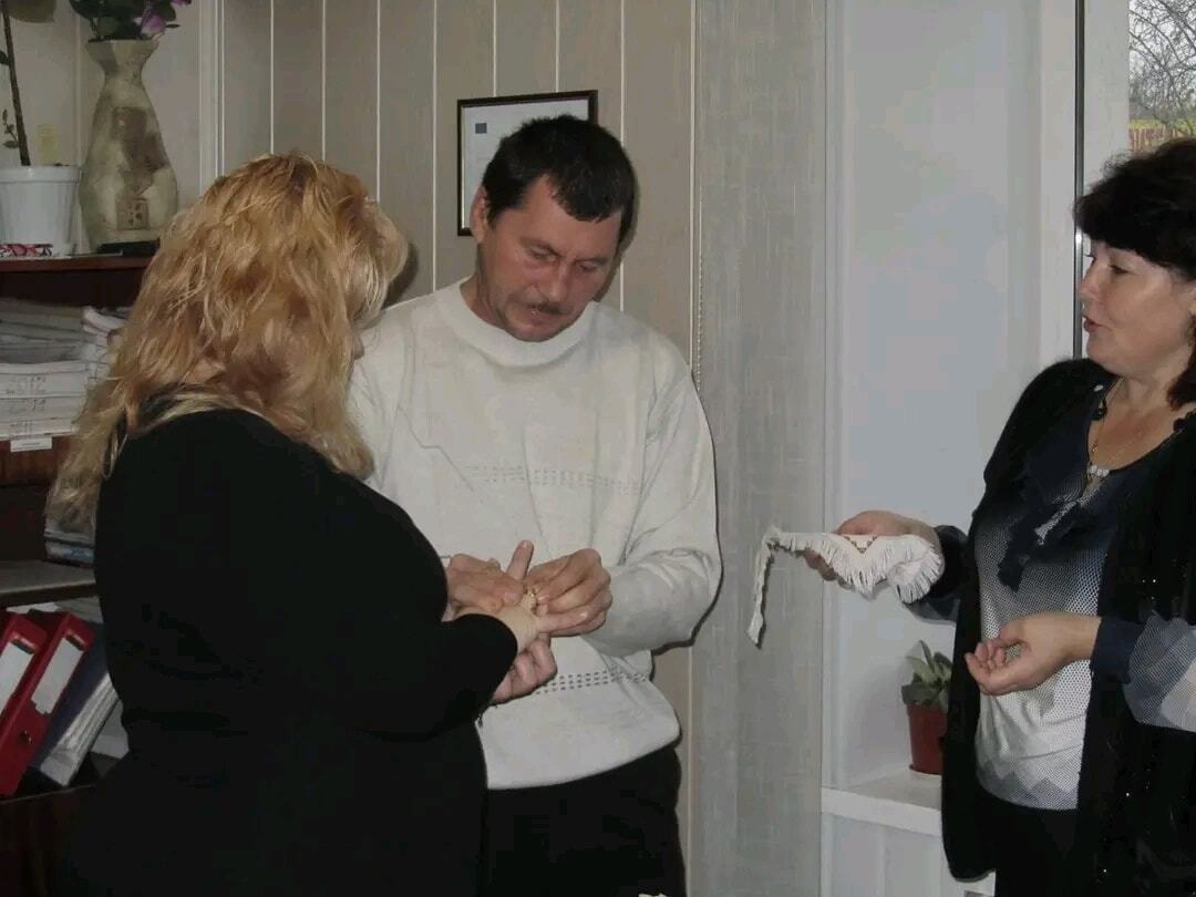 Выехали из Покровска и начинали жизнь "с нуля": появились данные о супругах, которых Россия убила ударом по Днепру. Фото