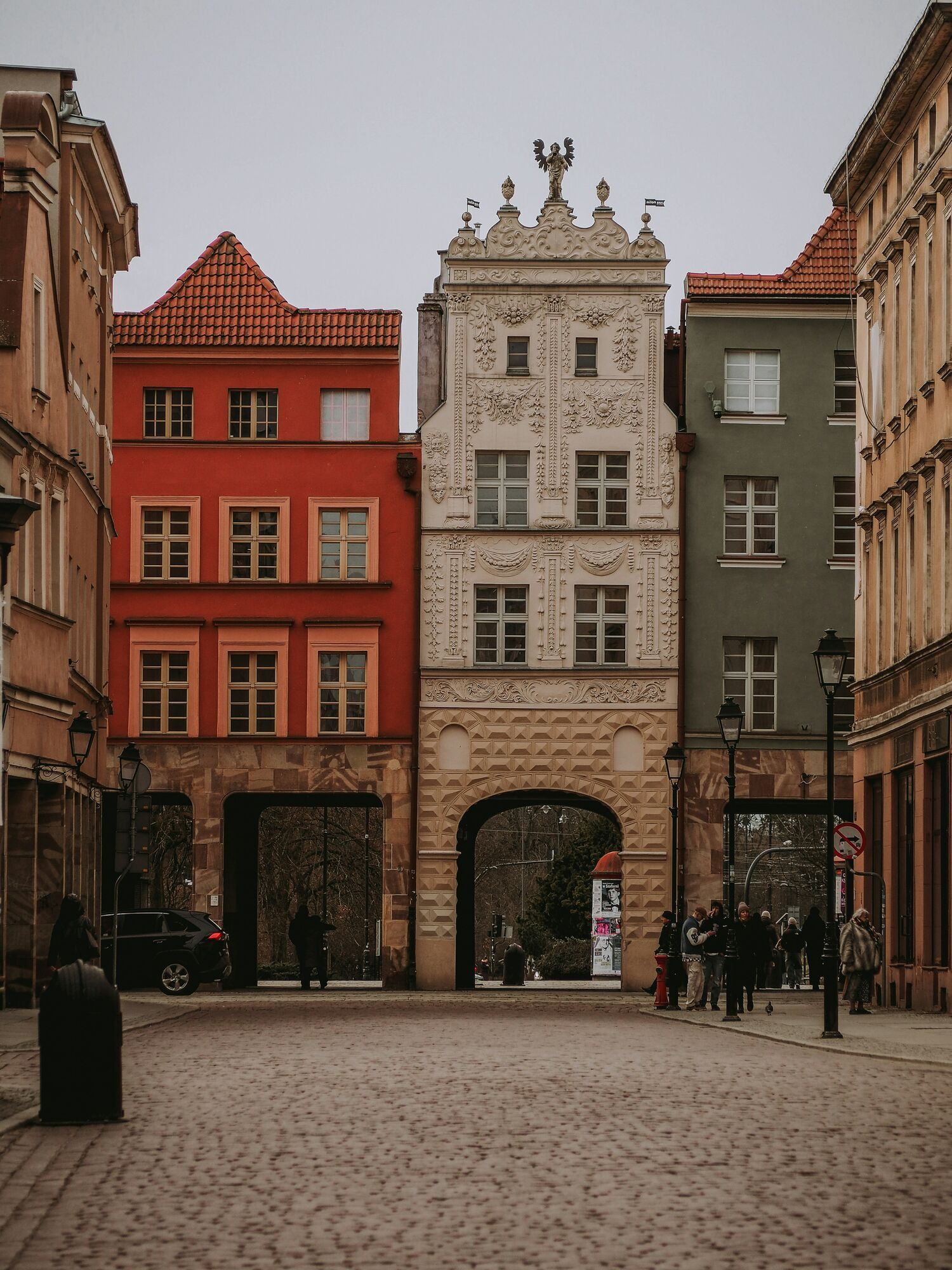 Сказочный город, не испорченный туризмом: куда поехать в Польше