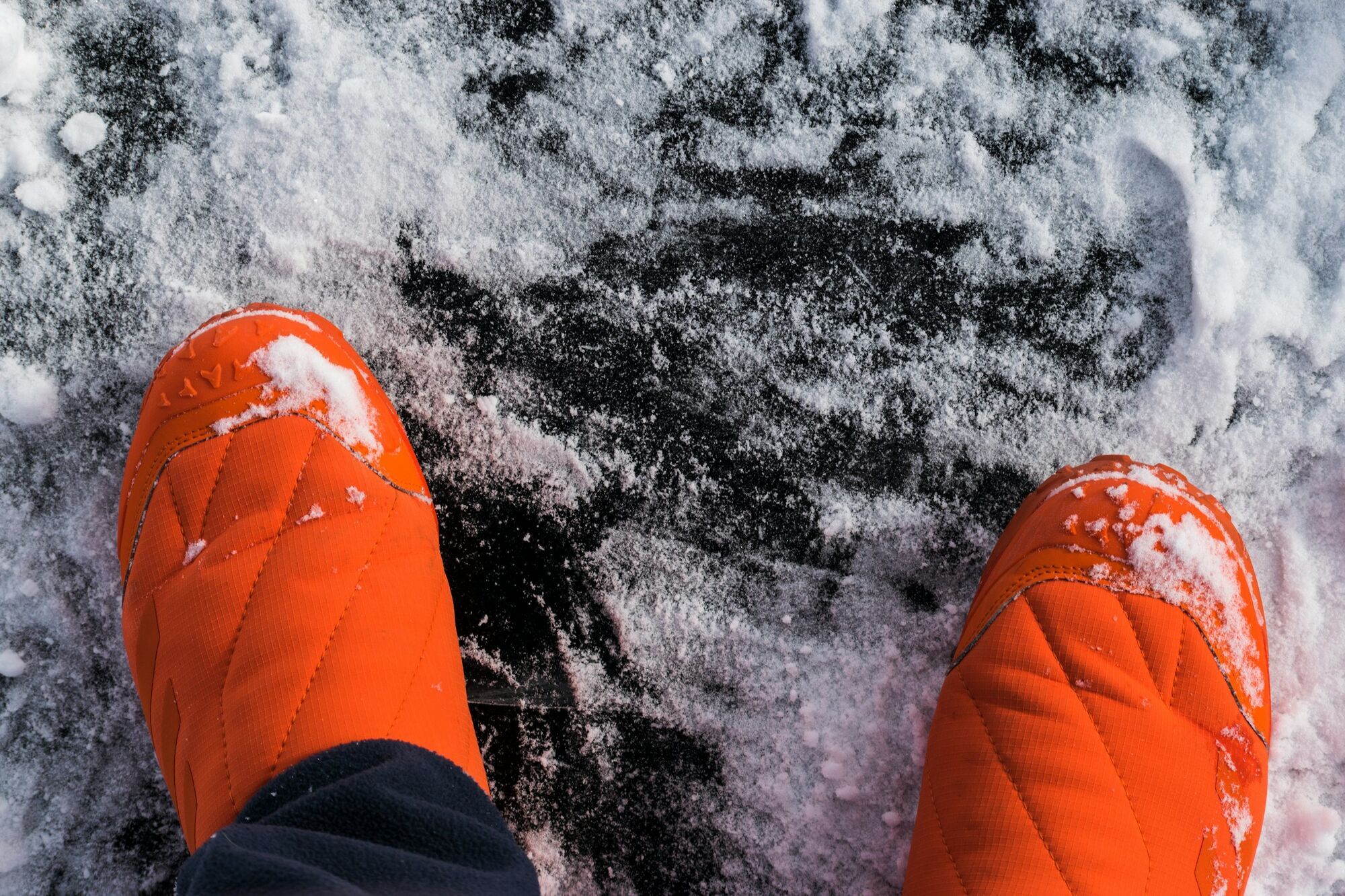 Как ходить, когда очень скользко: что делать в случае падения