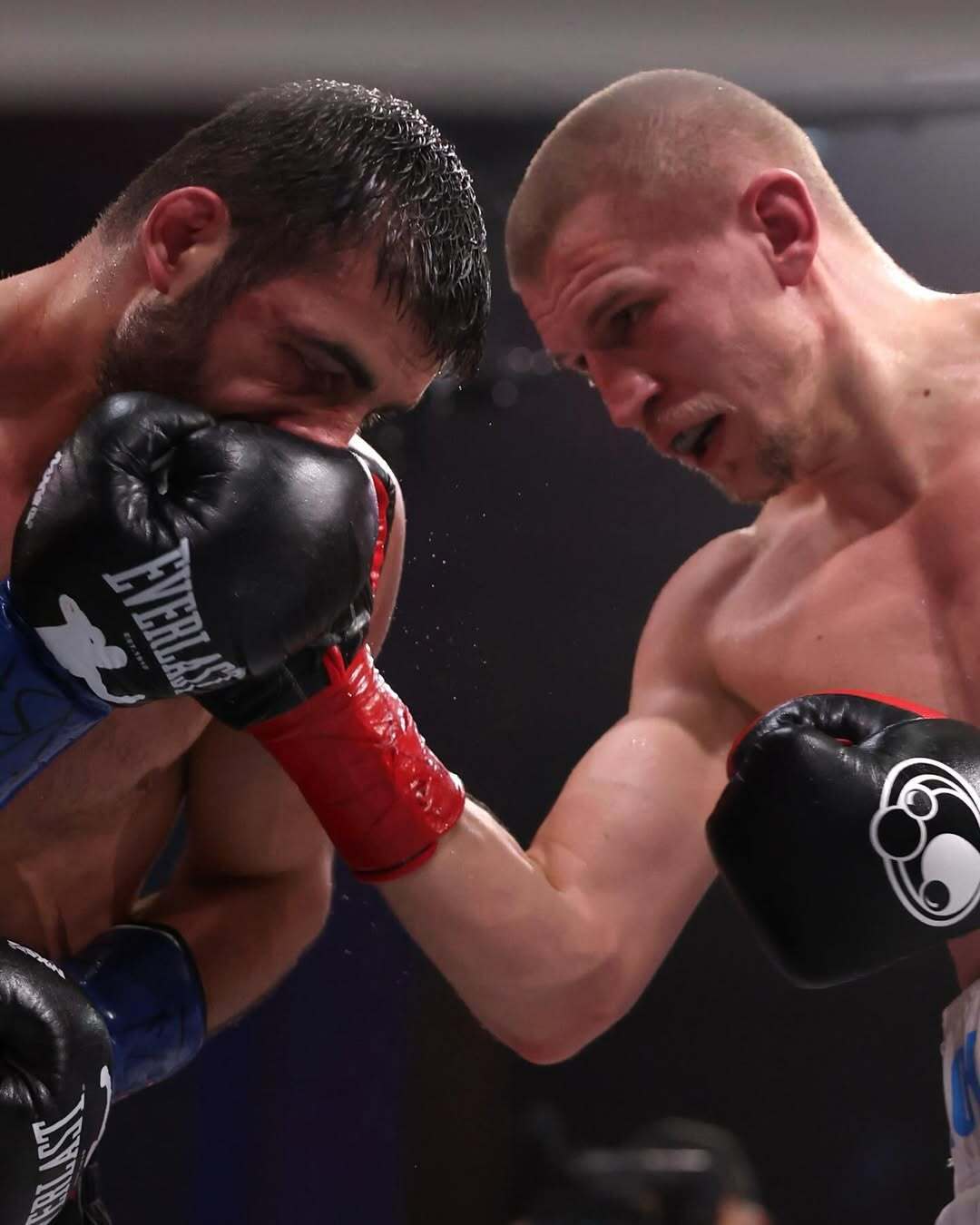 "Не согласен со счетом": знаменитый украинский боксер победил россиянина в США