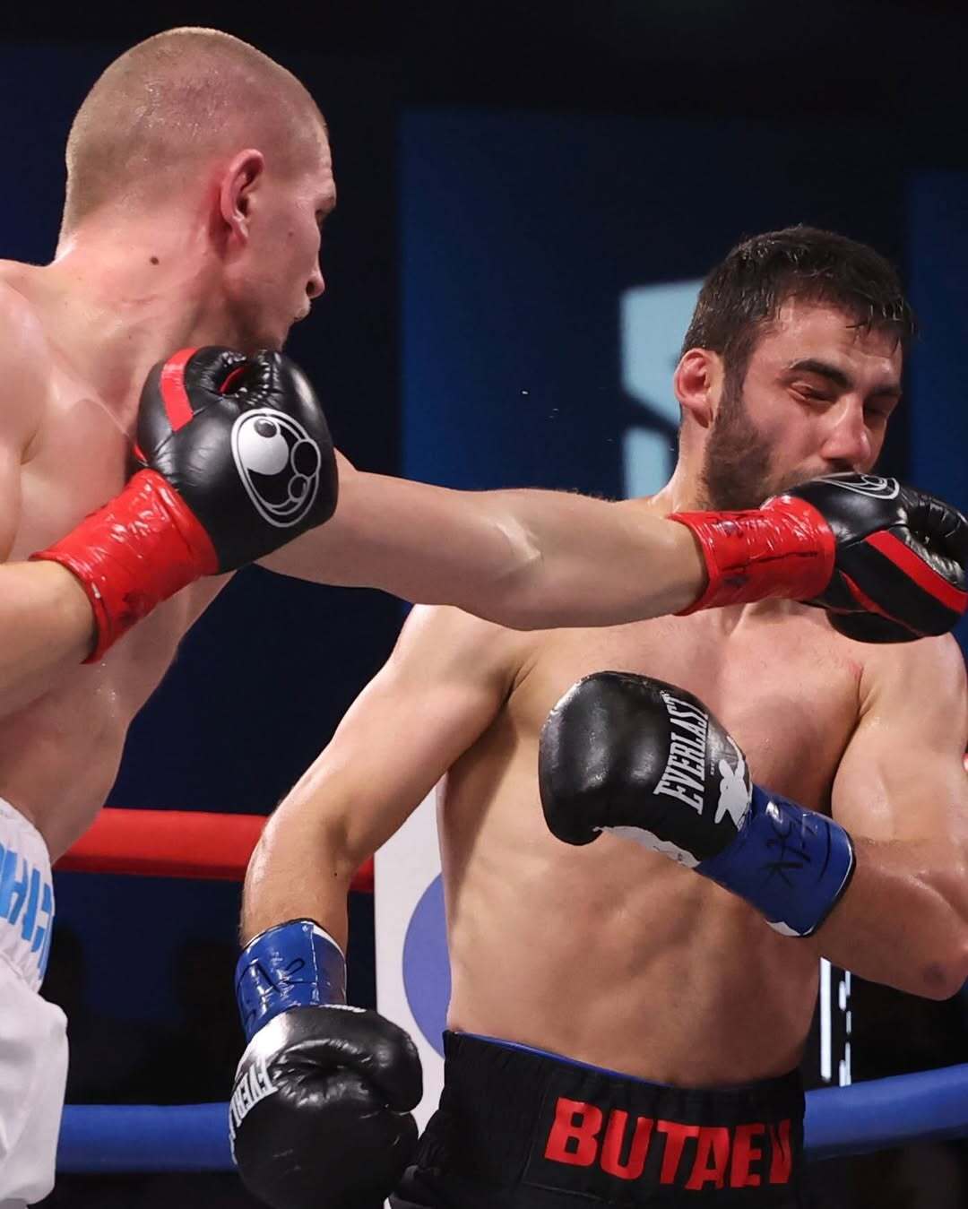 "Не согласен со счетом": знаменитый украинский боксер победил россиянина в США