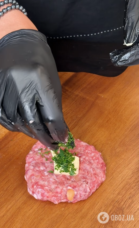 Соковиті котлети в грибному соусі на вечерю: підійдуть до будь-якого гарніру