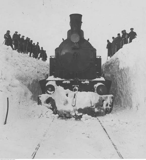 Самые лютые зимы в истории Украины: в сети показали уникальные фото