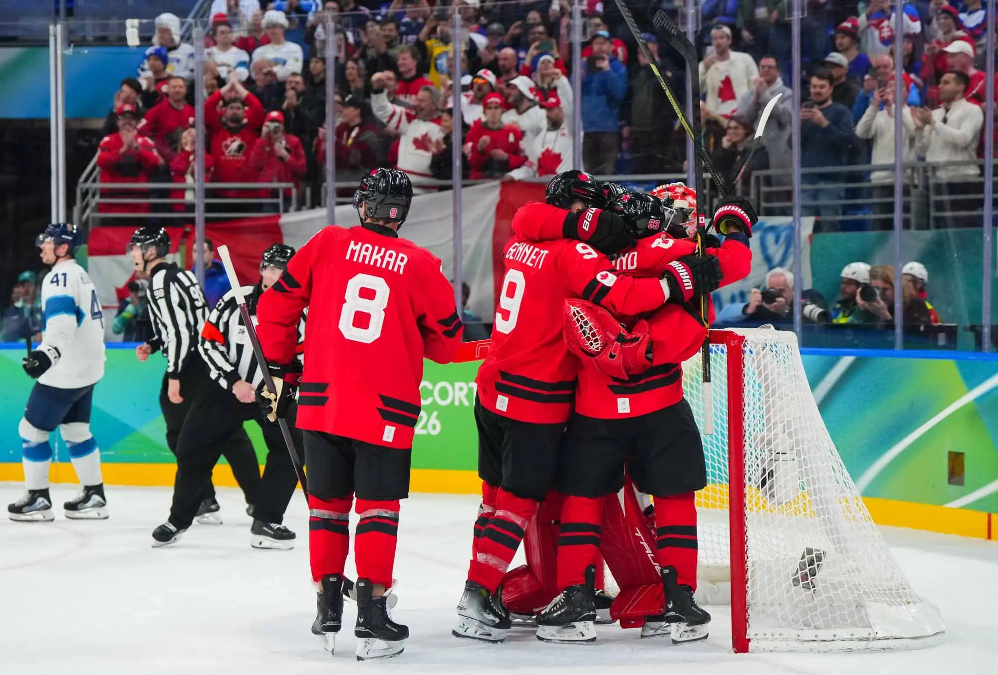 Канада пропустила гол спустя 2 секунды, совершила камбэк и вышла в хоккейный финал Олитмпиады-2026