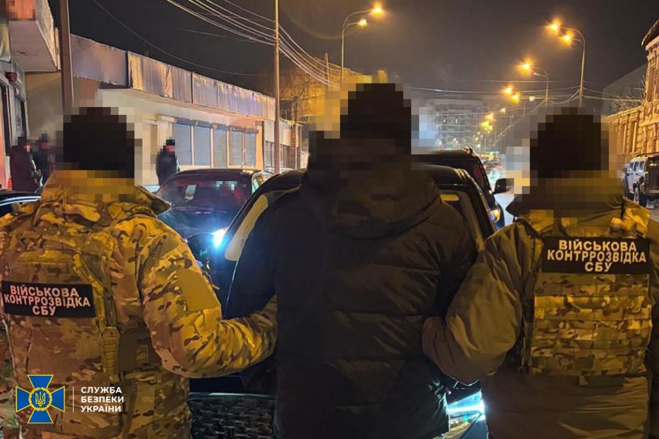 Помогали бежать за границу: СБУ и Нацполиция ликвидировали еще четыре "уклонистские схемы" в разных регионах. Фото