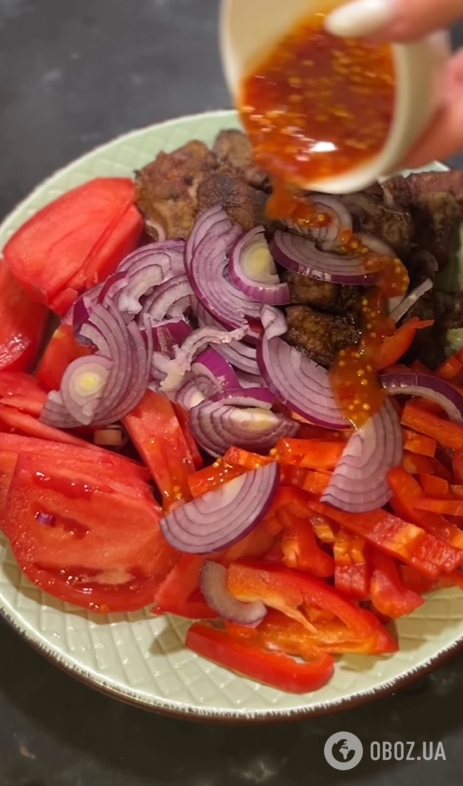 Смачний салат з печінкою без майонезу: зберігаються всі вітаміни компонентів