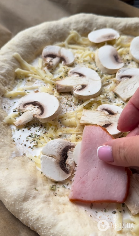 Вкусная домашняя пицца с сырными бортиками: как приготовить