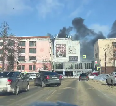 В российском Саранске вспыхнул завод "Электровыпрямитель-ЗСП", связанный с ВПК. Фото и видео