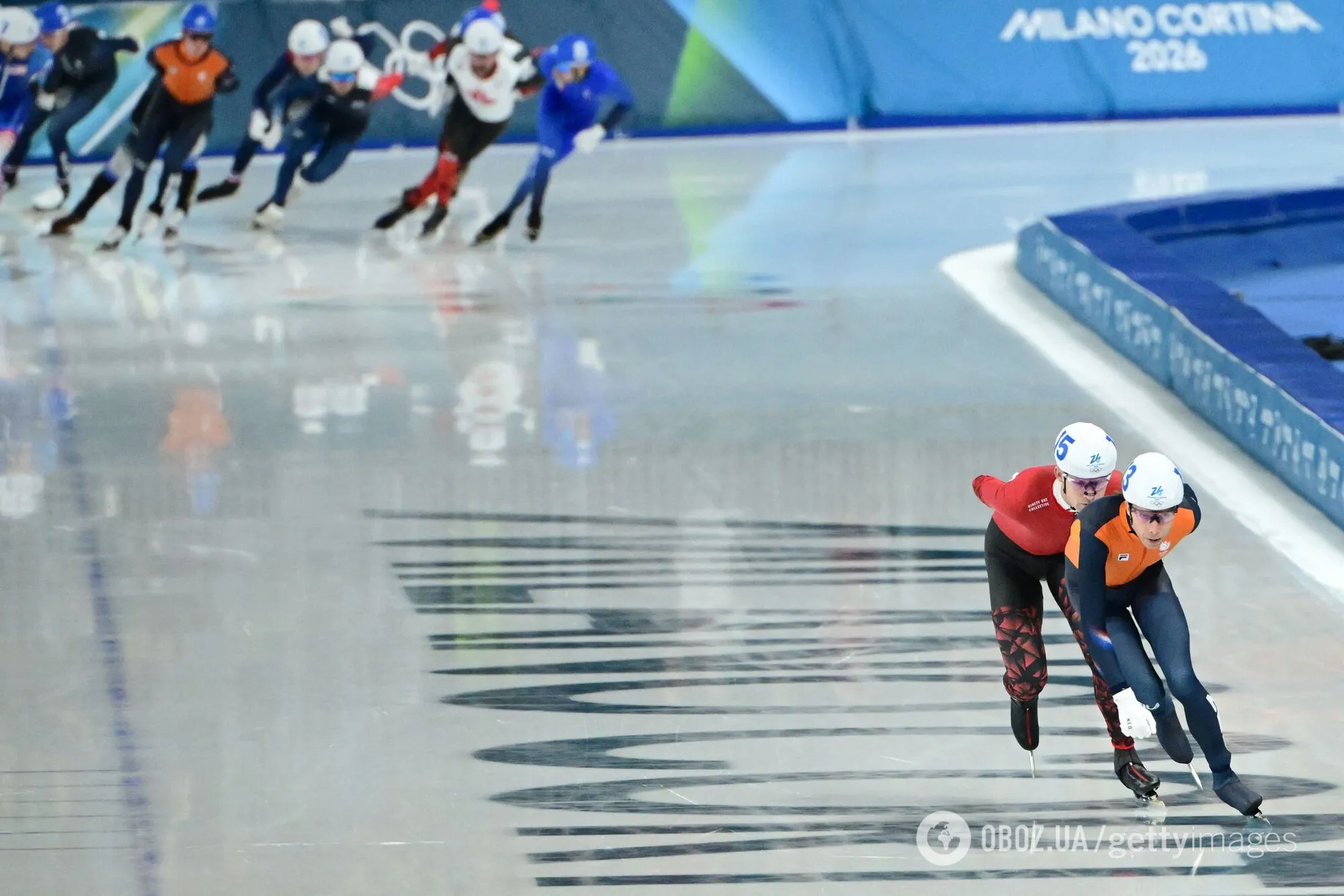 На ОІ-2026 ковзанярі відпустили суперника-"дідуся" на старті й не змогли потім наздогнати. Той виграв "золото". Відео