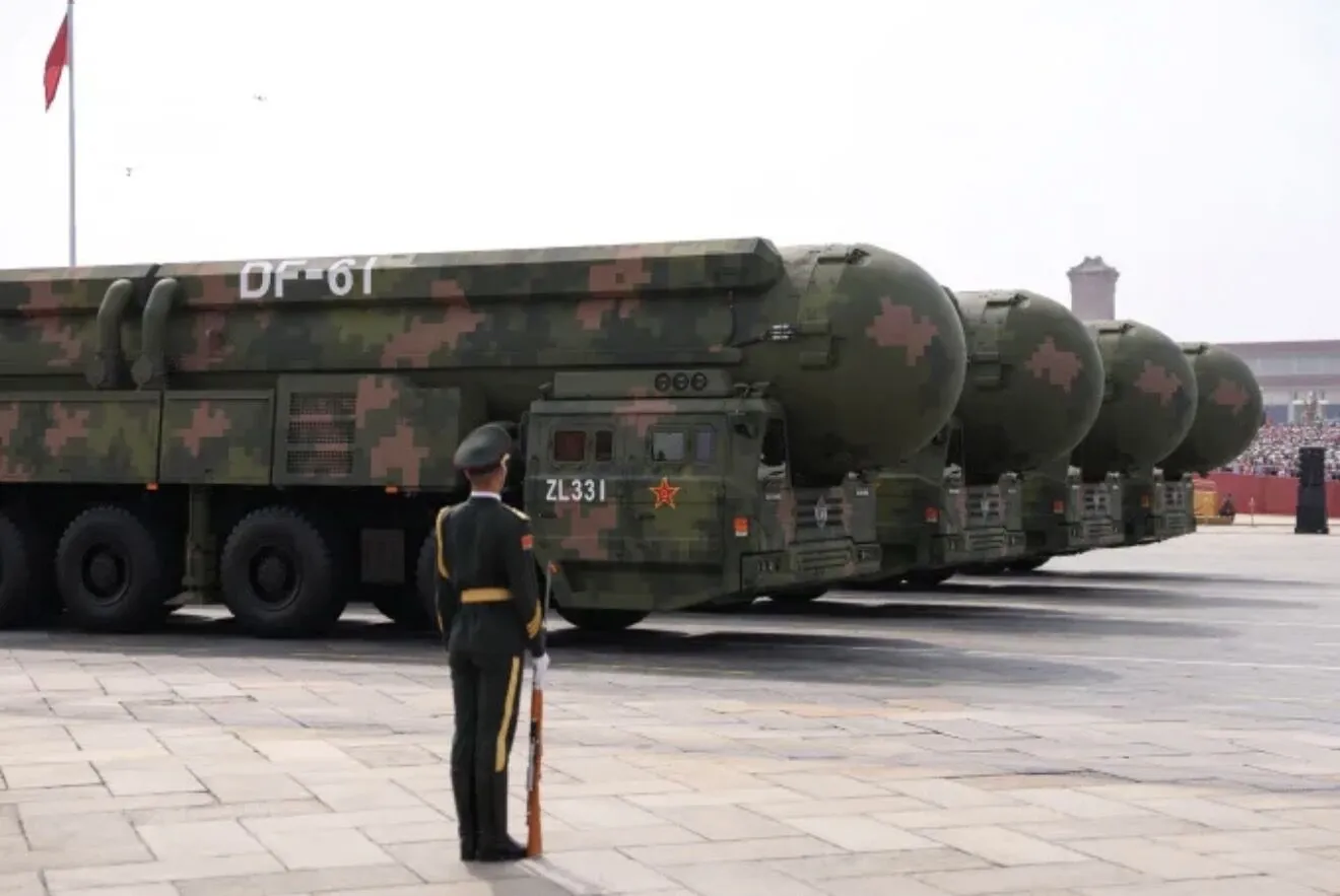 Китай может разрабатывать ядерное оружие нового поколения: что узнала разведка США