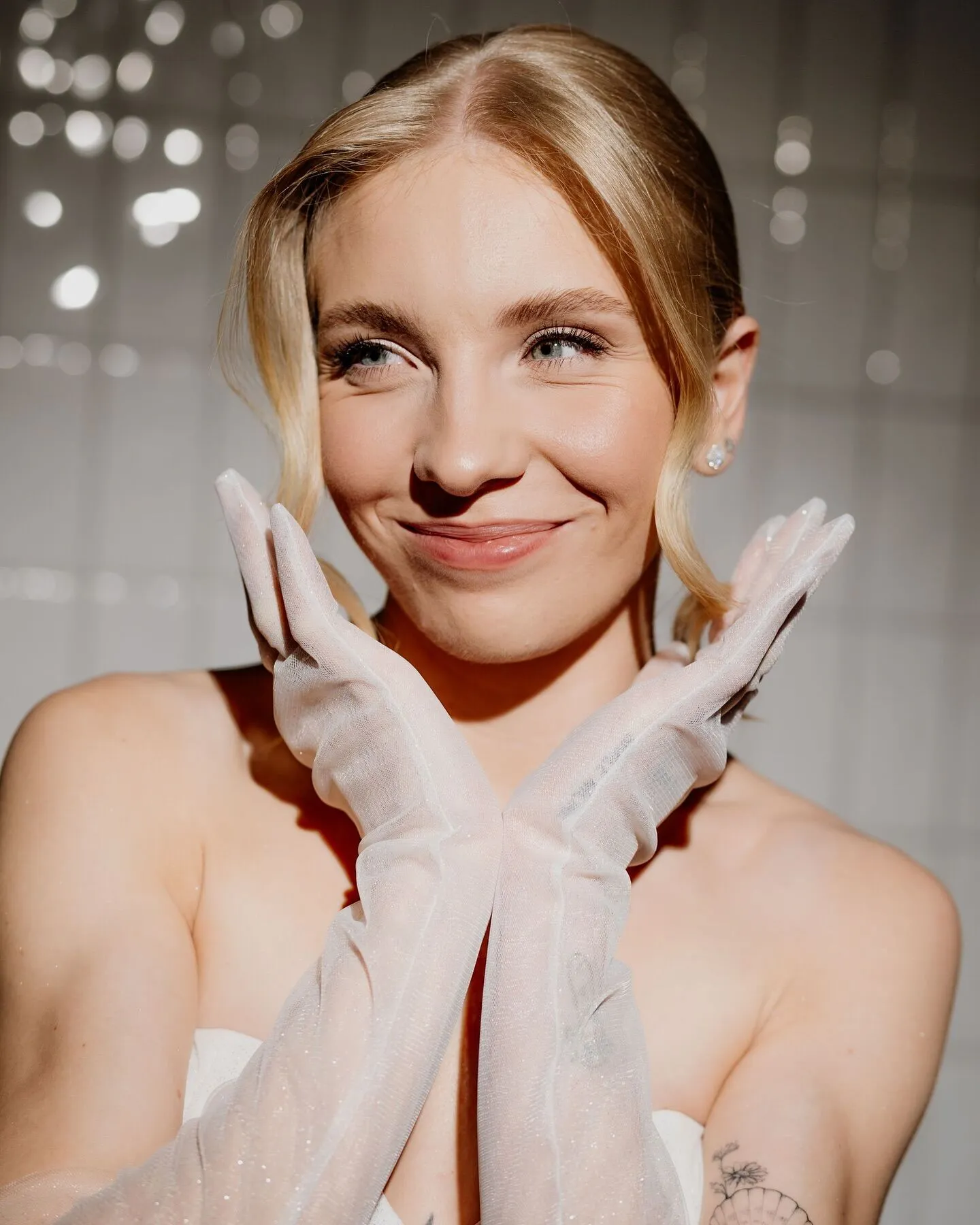 На Олимпиаде-2026 польскую красавицу-чемпионку соперница ударила коньком в глаз. Видео