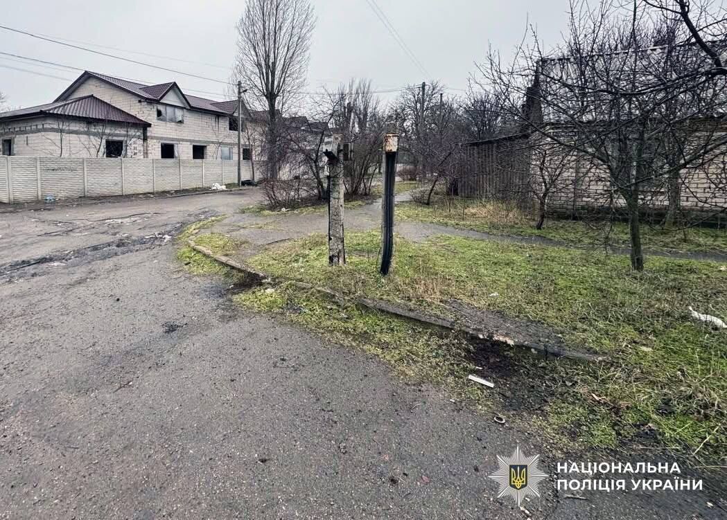 Оккупанты сбросили взрывчатку на маршрутку в Херсоне: есть раненые