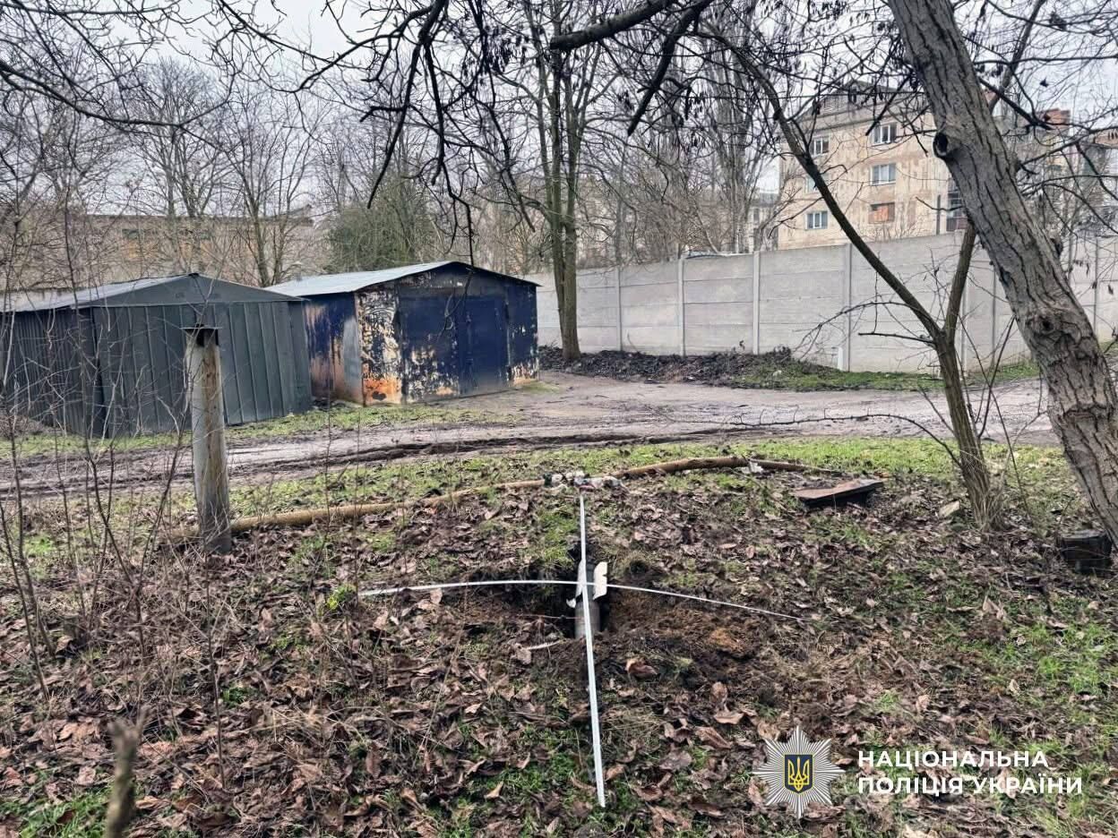 Оккупанты сбросили взрывчатку на маршрутку в Херсоне: есть раненые