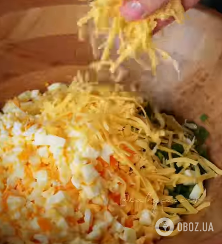 Ситні білкові пиріжки з яйцями і сиром: готуються на сковорідці