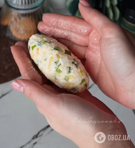 Ситні білкові пиріжки з яйцями і сиром: готуються на сковорідці