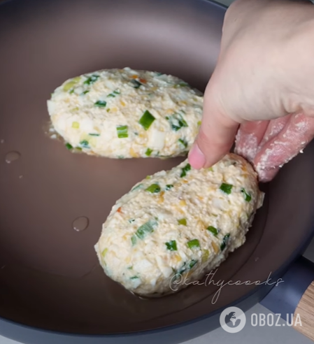 Ситні білкові пиріжки з яйцями і сиром: готуються на сковорідці