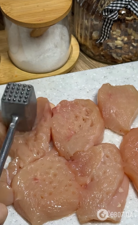 Сочное куриное филе под овощной шубой: как вкусно приготовить мясо