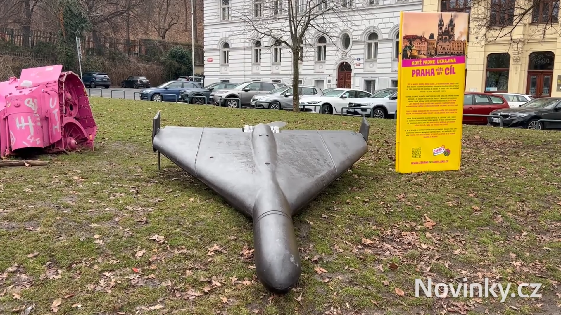 "Война нас беспокоит": в Праге прошел митинг в поддержку Украины. Фото и видео
