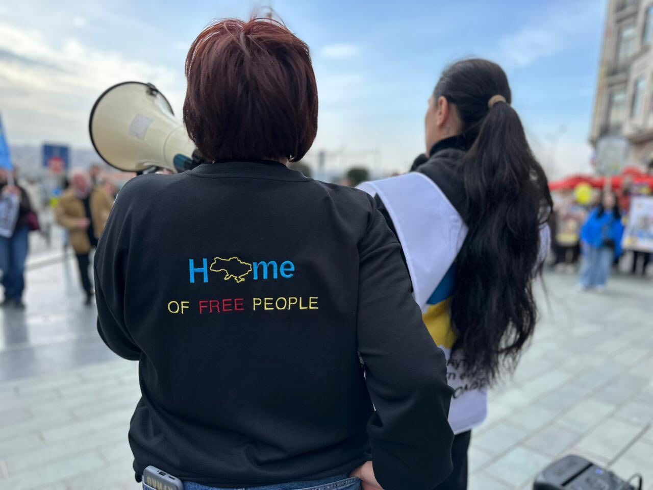 "Російська війна проти України триває": у центрі Стамбула відбувся український мітинг за участі родин військових. Фото