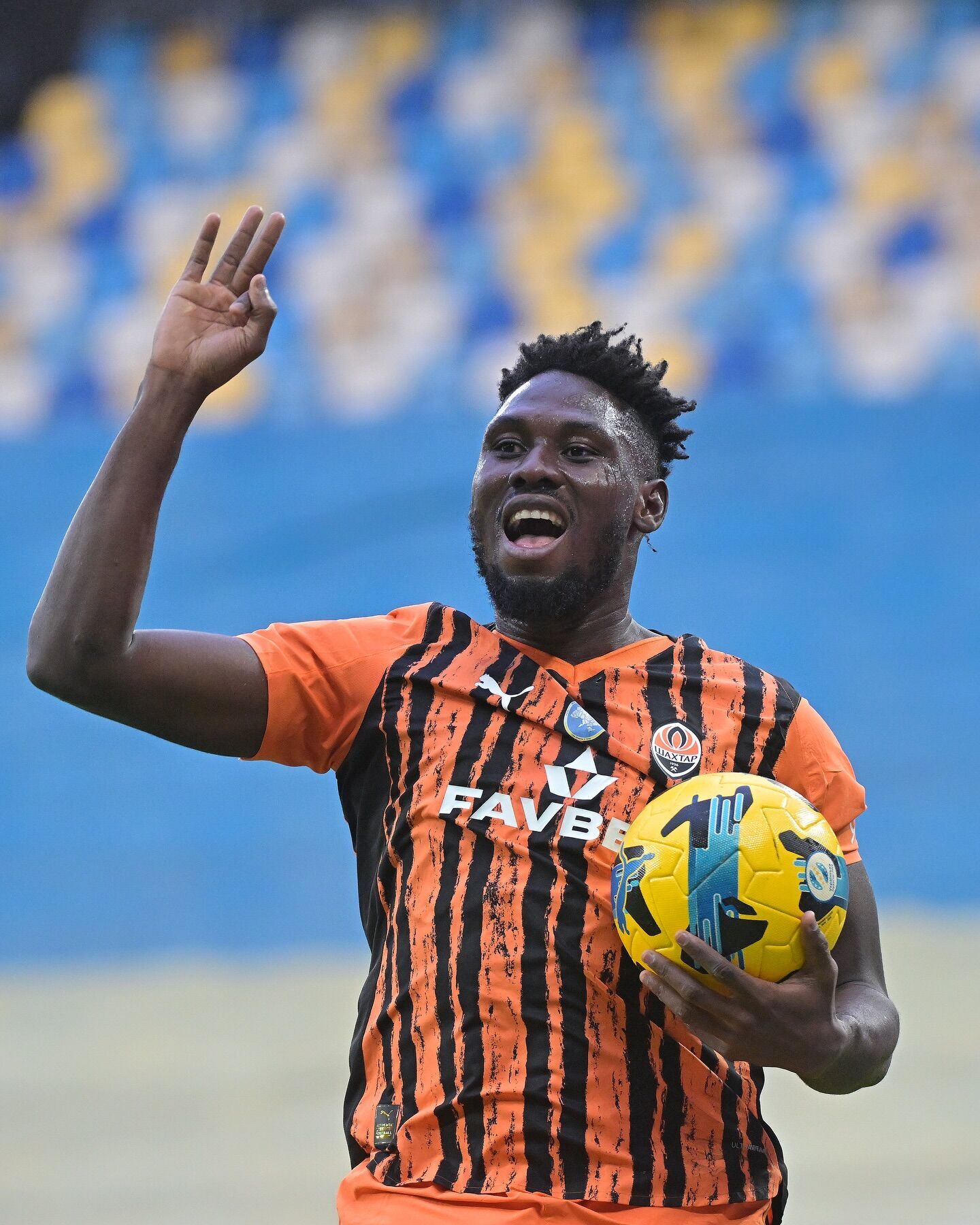 В УПЛ футболист, не игравший с августа 2025-го, забил три гола за 17 минут. Видео