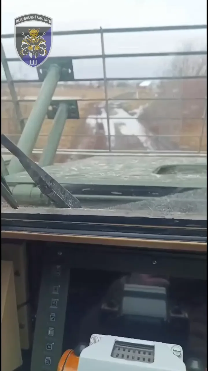 Бригада ВСУ получила на фронт новые украинские БТР-4. Видео