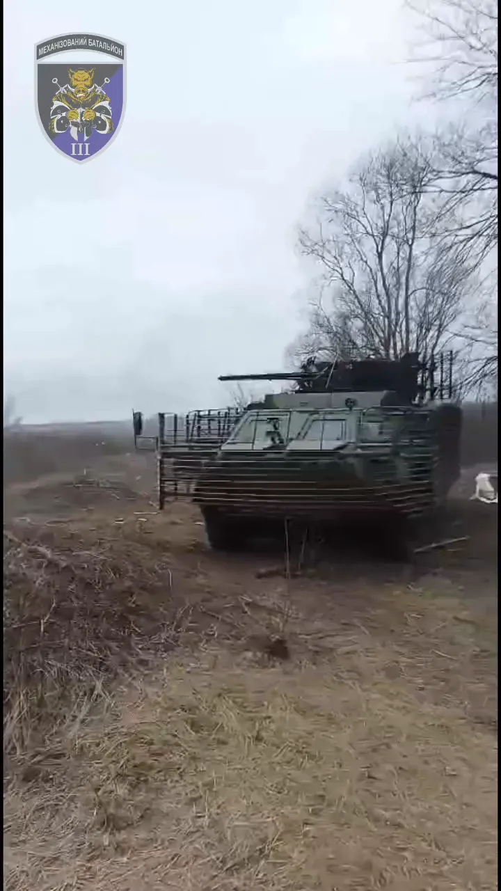 Бригада ВСУ получила на фронт новые украинские БТР-4. Видео