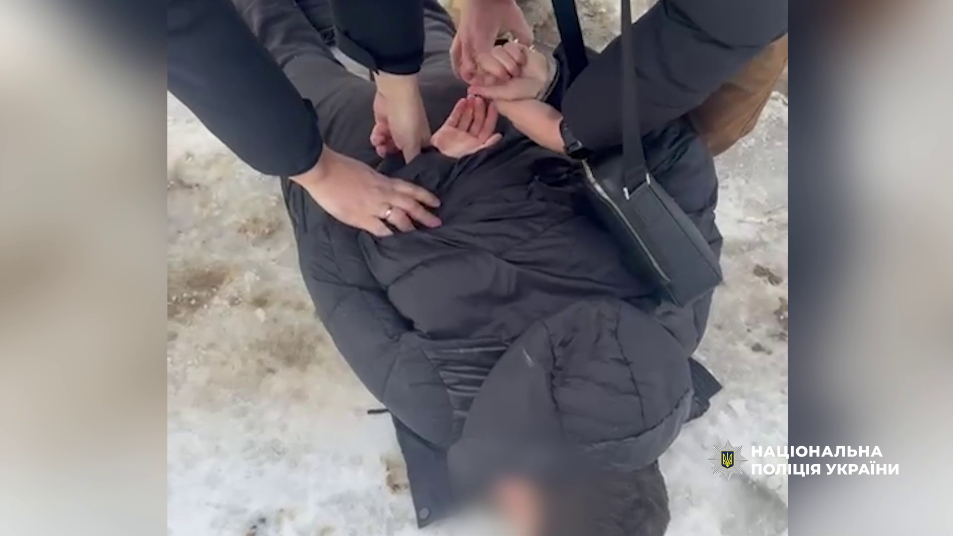 Нацполиция показала задержание подозреваемой в совершении теракта во Львове. Фото и видео