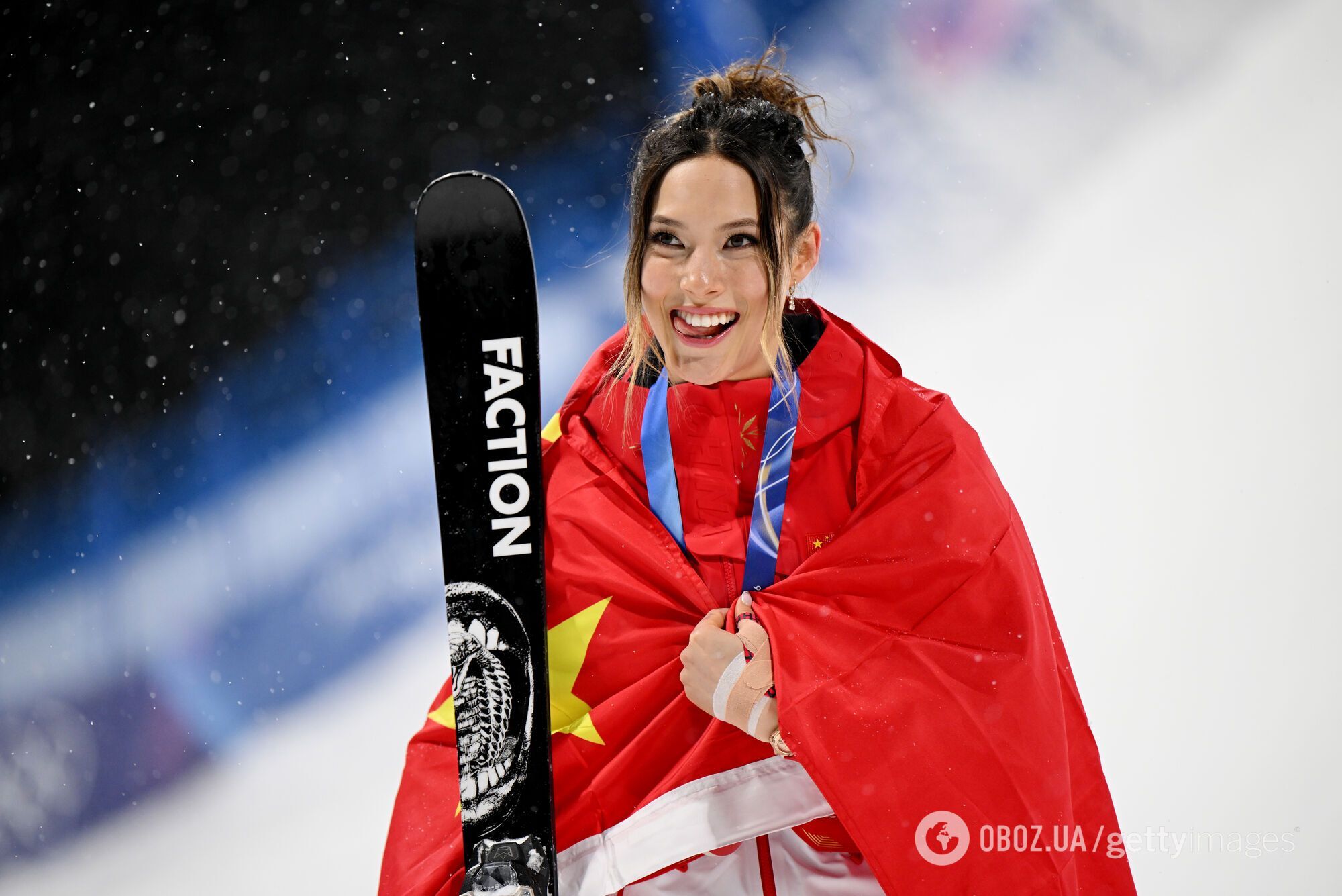 Найкрасивіша спортсменка Олімпіади-2026 взяла "золото" і увійшла в історію. Відео