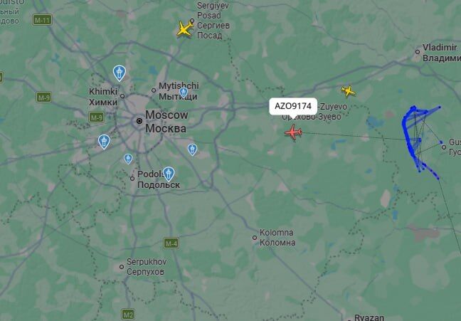 У Москві закривали всі аеропорти: що відомо про вторгнення сотні українських дронів. Відео