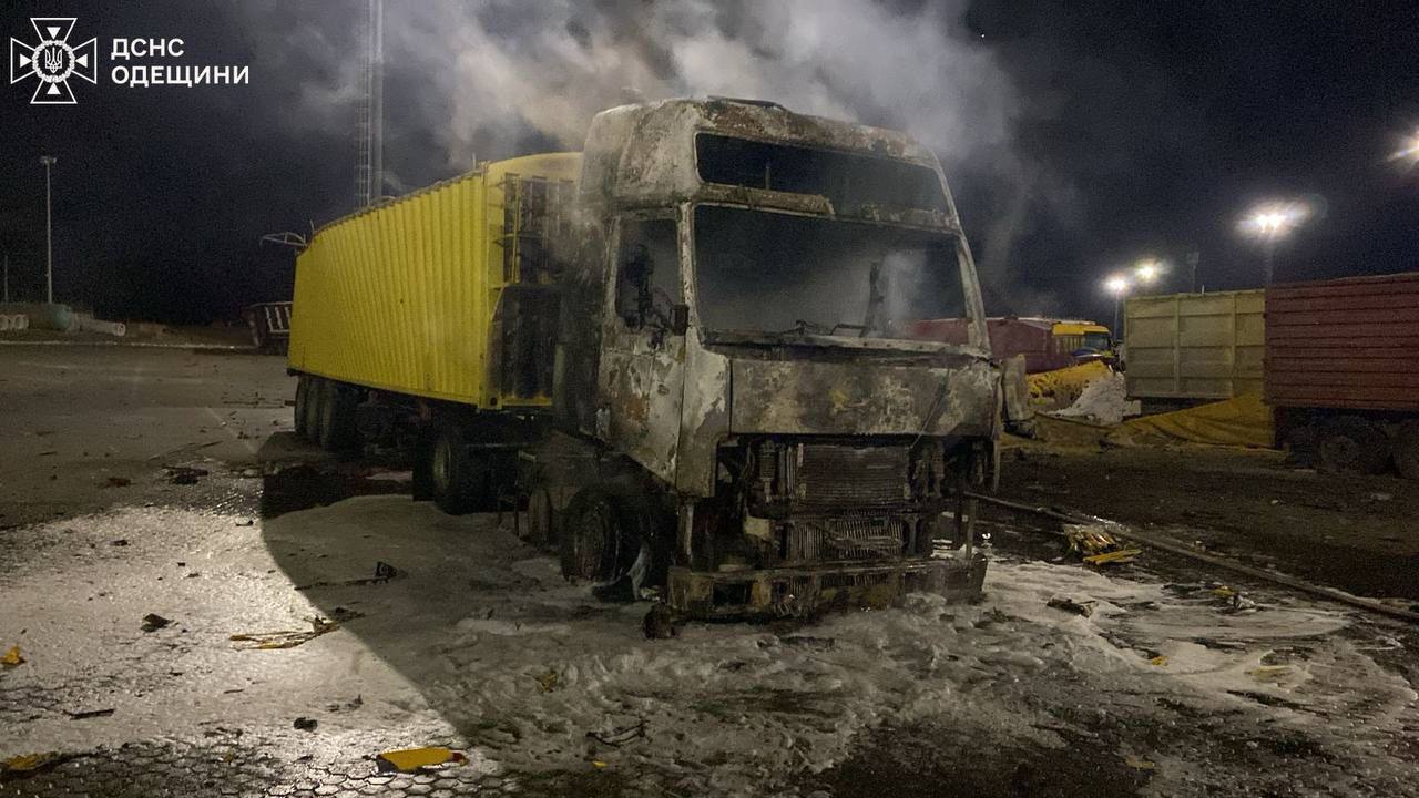 Окупанти вдарили по Одещині: загинули двоє людей, троє постраждали. Фото та відео