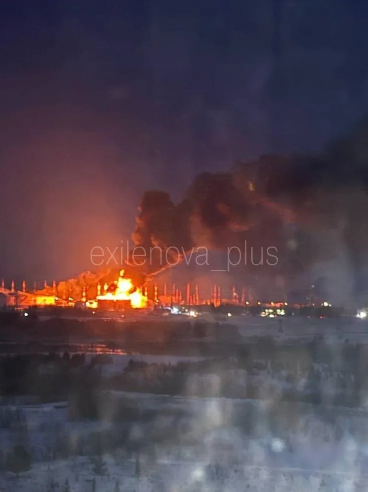 В Татарстане дроны атаковали нефтеперекачивающую станцию "Калейкино": вспыхнул пожар. Фото и видео
