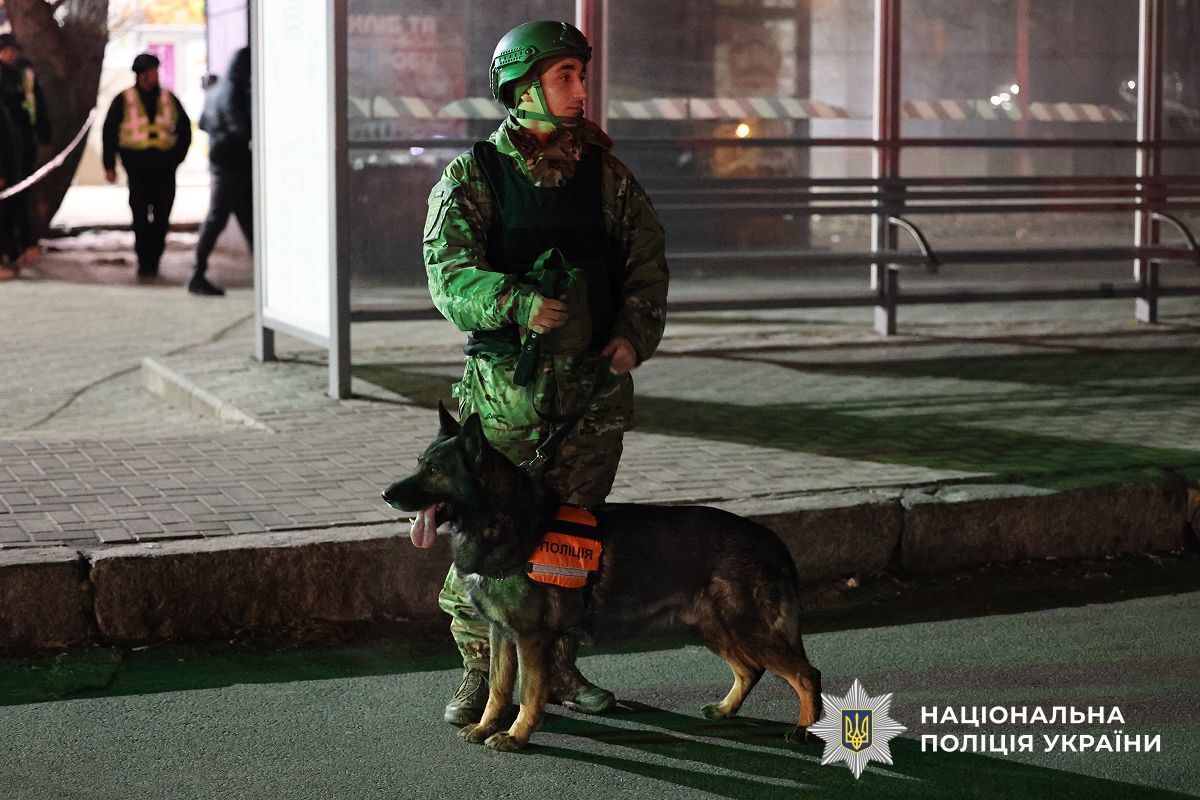 Постраждало семеро поліцейських: вибух у Миколаєві кваліфіковано як теракт. Фото