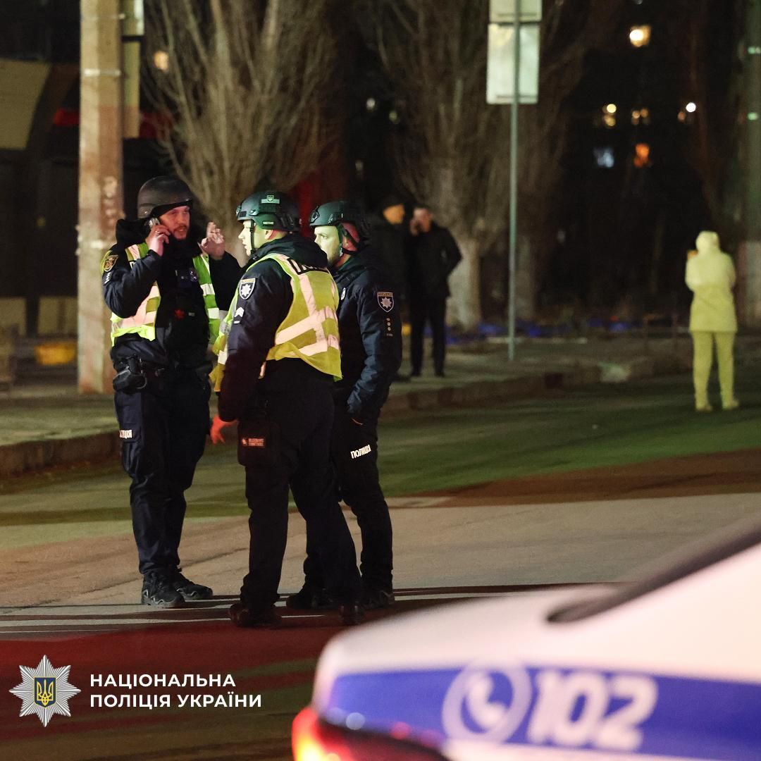 Постраждало семеро поліцейських: вибух у Миколаєві кваліфіковано як теракт. Фото