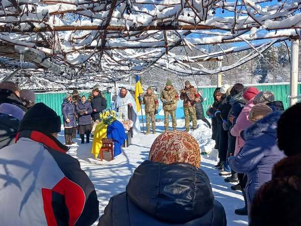 "Війна забирає найкращих": на Полтавщині попрощалися із захисником, який загинув у боях за Україну. Фото