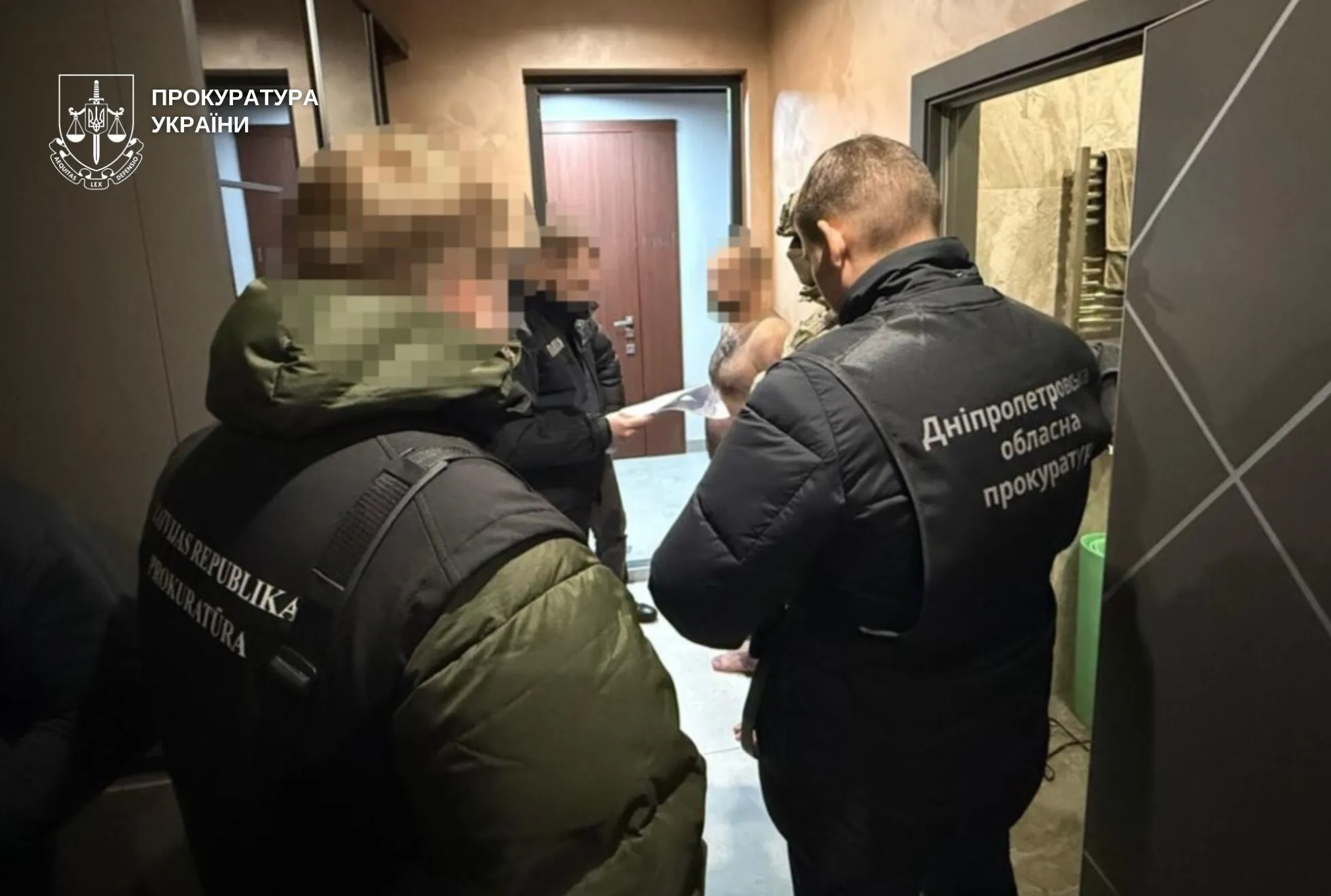 Ошукували громадян ЄС на "криптоінвестуванні": у Дніпрі викрили мережу шахрайських кол-центрів