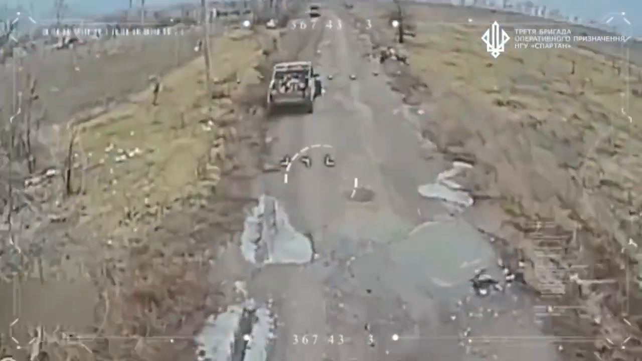 Не доехали до штурма: бойцы бригады "Спартан" уничтожили оккупантов вместе с транспортом. Видео