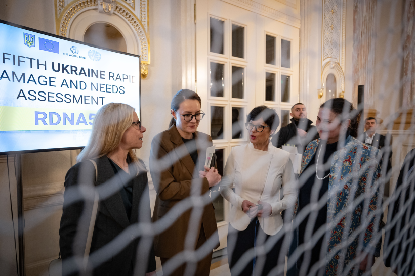 Всемирный банк подсчитал, сколько Украине нужно средств для восстановления от последствий войны: сумма впечатляет