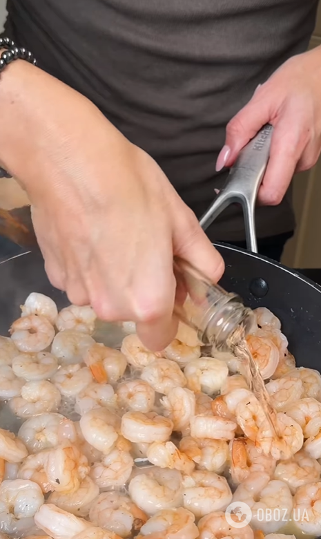 Як смачно приготувати креветки на сковорідці: додайте ніжний соус