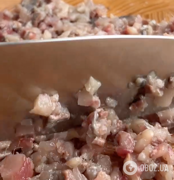 Смачніше, ніж червона ікра: корисна і дуже легка закуска з оселедця за 2 хвилини